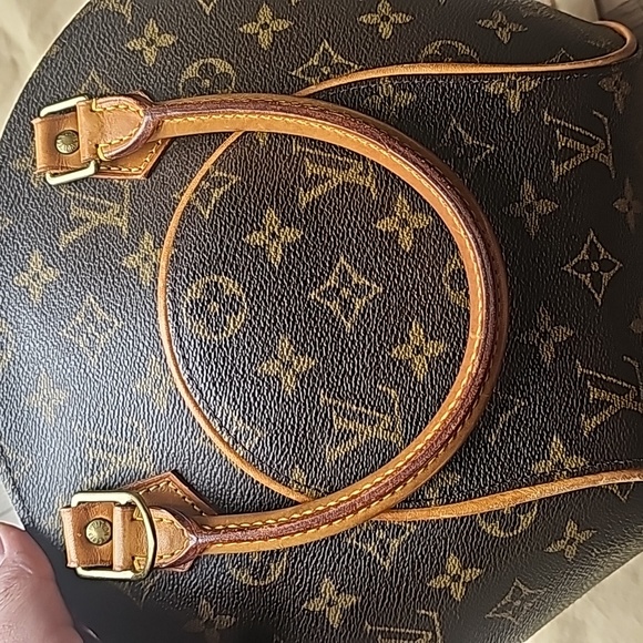 Ellipse Louis Vuitton Bag - Picture 14 of 14